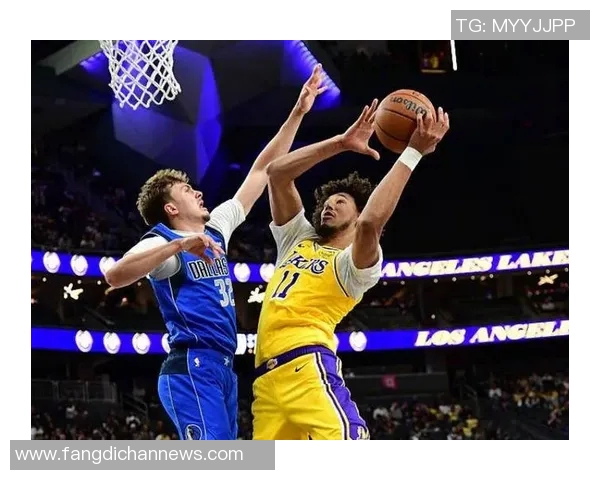 末节被轰37-8！湖人遭独行侠17分逆转 浓眉18+9文森特22+6三分